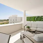 Elegant With Valley Views, Pool & Gym In Oceana Gardens Lägenhet *