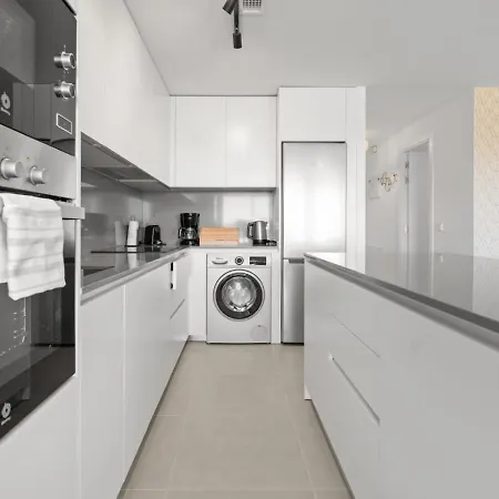 Apartament Elegant With Valley Views, Pool & Gym In Oceana Gardens *