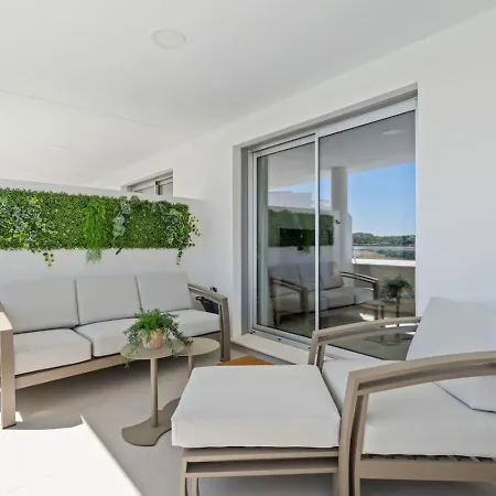Elegant With Valley Views, Pool & Gym In Oceana Gardens Apartament Estepona