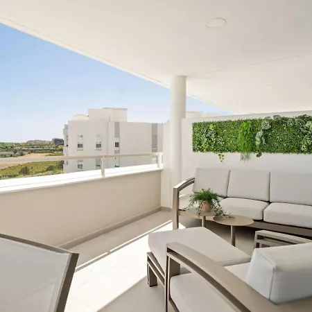 Elegant With Valley Views, Pool & Gym In Oceana Gardens Apartament *
