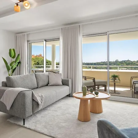 Apartament Elegant With Valley Views, Pool & Gym In Oceana Gardens